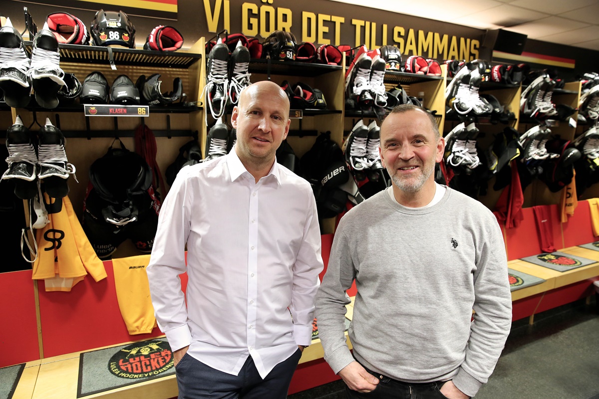 Christoffer Bergfors och herrarnas huvudtränare tillika Luleå Hockey-profilen Thomas "Bulan" Berglund